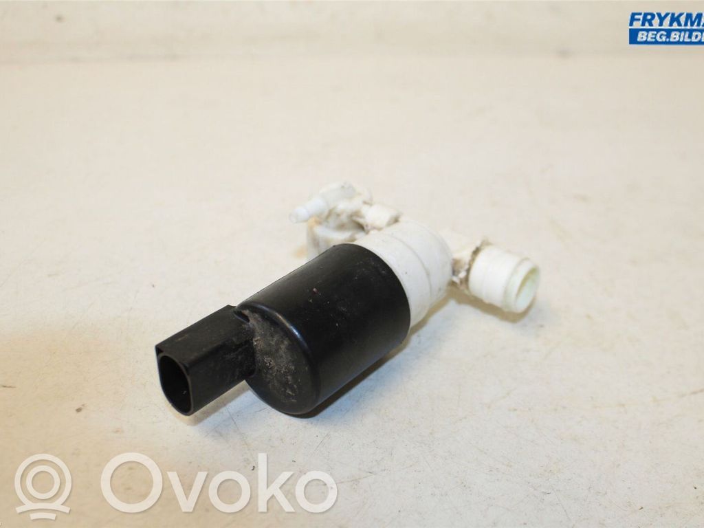 Windscreen/windshield washer pump   31349244
