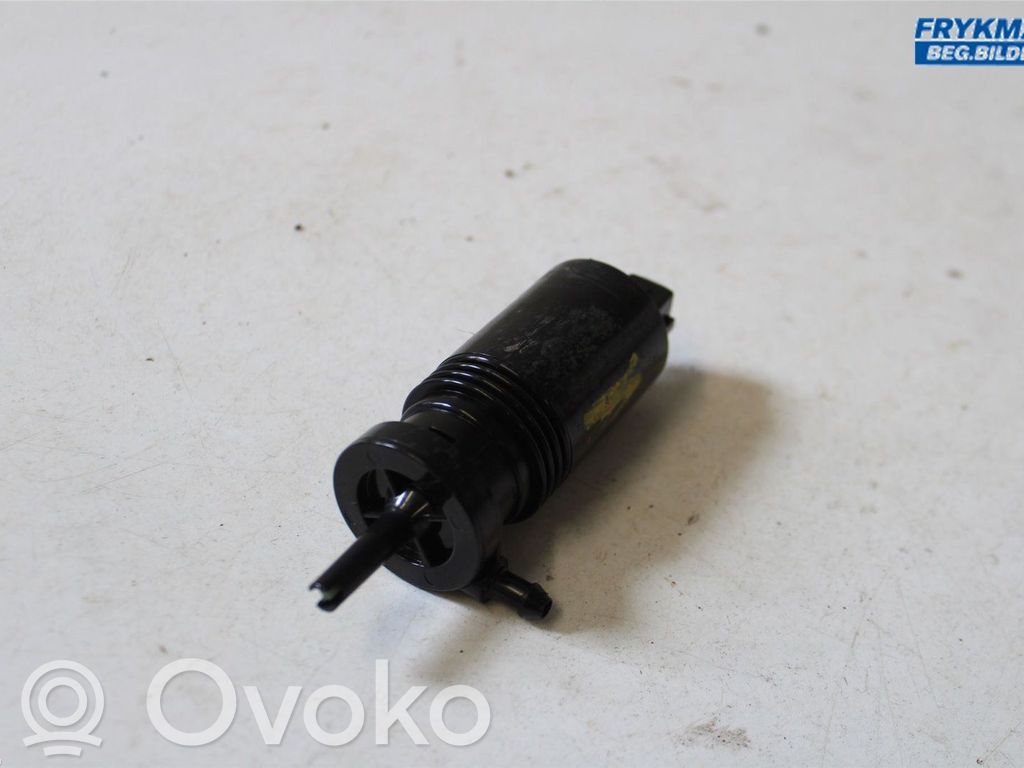 Volvo V70 Headlight washer pump 