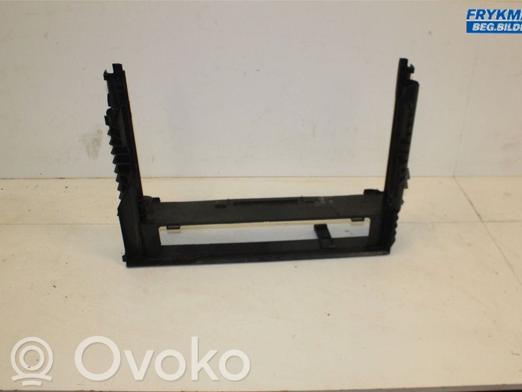Radiator support slam panel bracket   17117787443