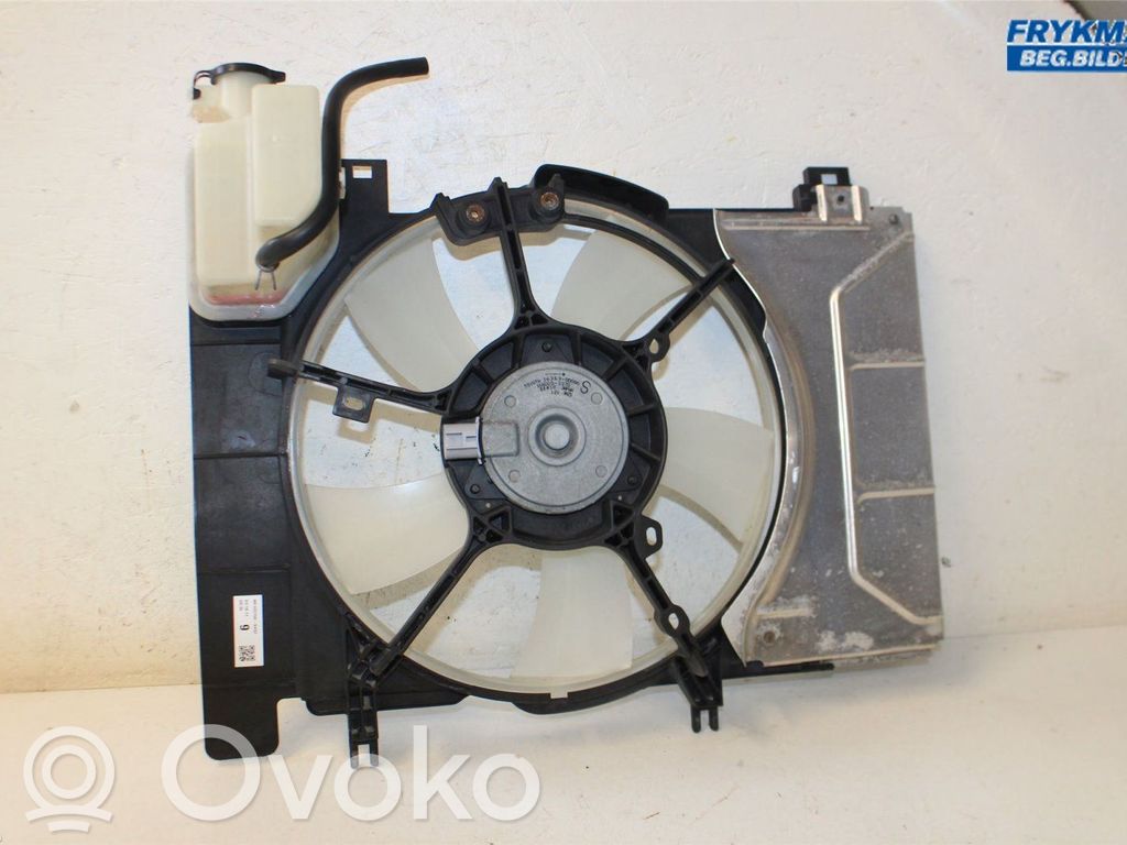 Toyota Yaris Elektryczny wentylator chłodnicy 