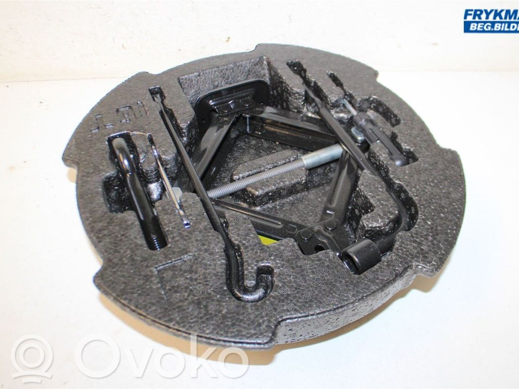 KIA Ceed Tool set 