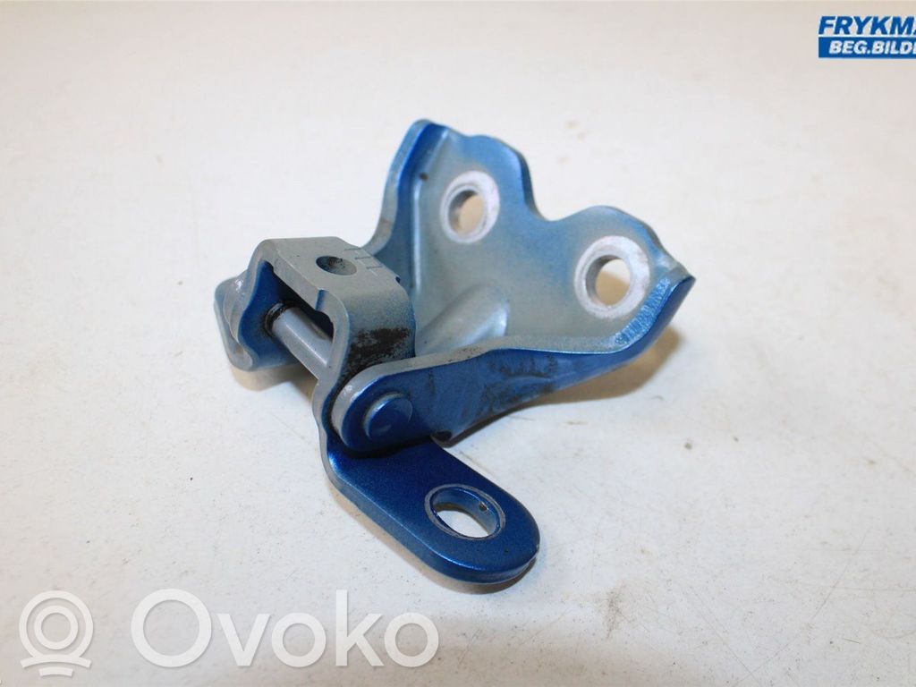 Hyundai i30 Front door lower hinge 