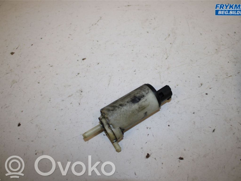 Volvo 940 Windscreen/windshield washer pump 