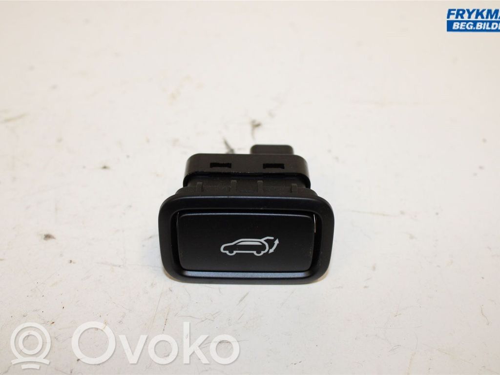 KIA Sportage Tailgate/boot open switch button 