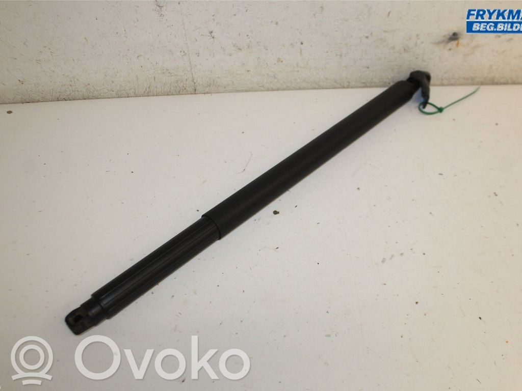 KIA Ceed Tailgate strut 
