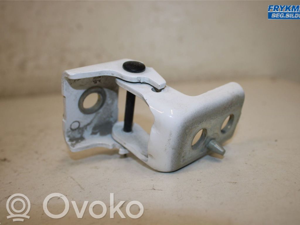 Citroen C3 Rear door lower hinge 