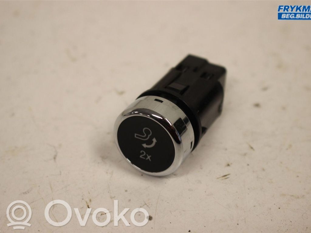 Ford Kuga III Switch for retractable tow bar 