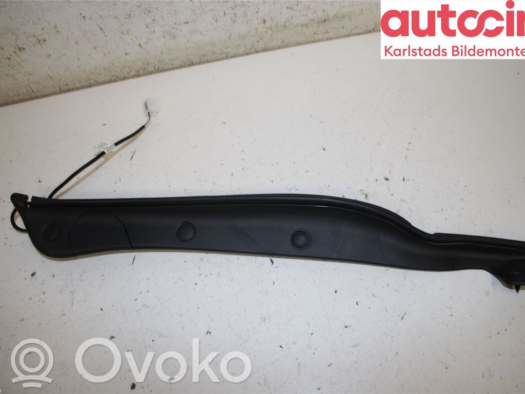 KIA Optima Tailgate trim 