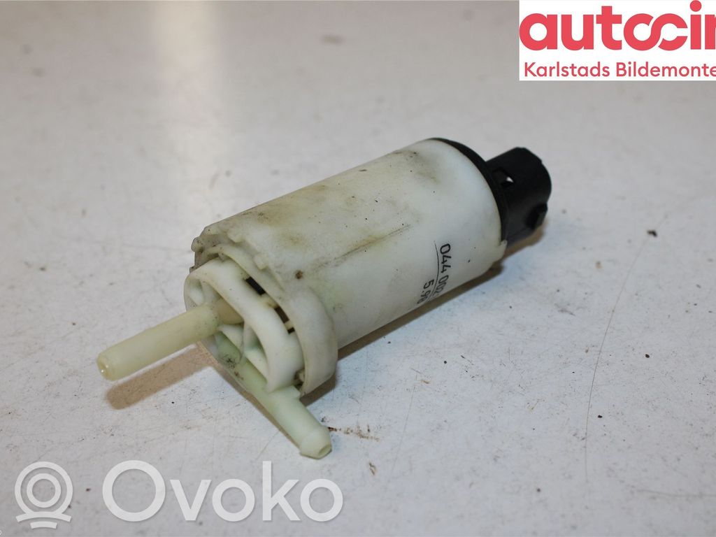 Volvo S70  V70  V70 XC Windscreen/windshield washer pump 