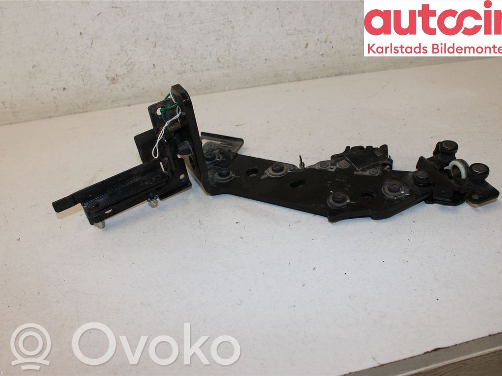 Sliding door upper roller guide/hinge   1744703