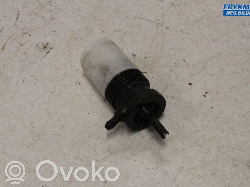 Volvo XC60 Headlight washer pump 