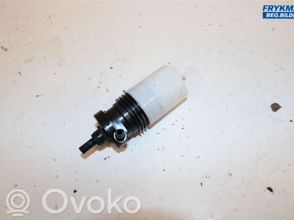 Volvo XC60 Headlight washer pump 