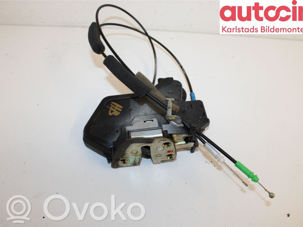 Toyota Avensis T250 Aizmugurē slēdzene 