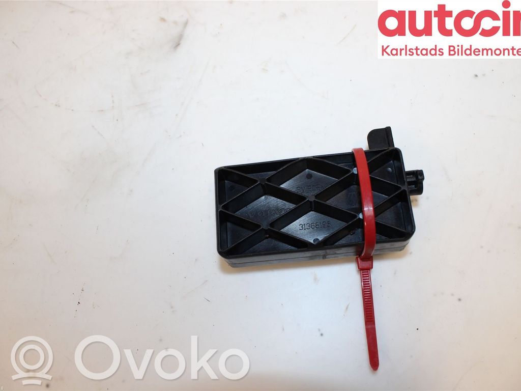 Volvo V70 Radiator support slam panel bracket 