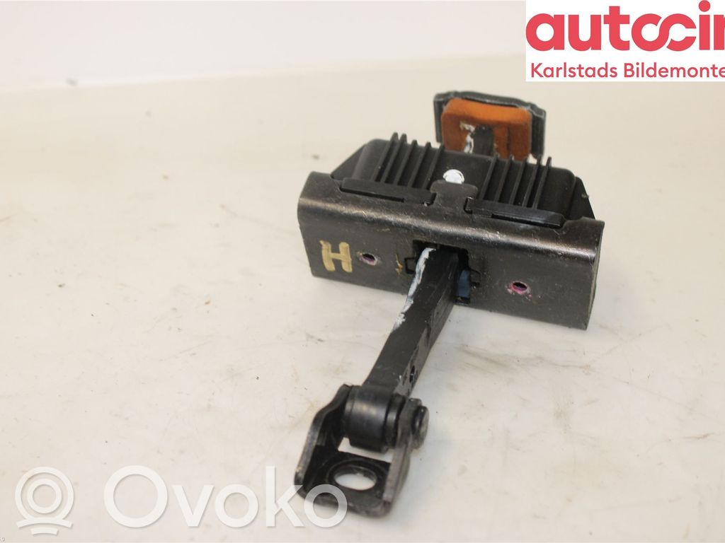 BMW 1 E82 E88 Front door check strap stopper 