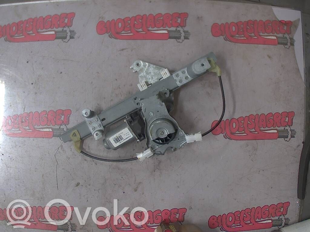 Nissan Qashqai Silniczek podnoszenia szyby drzwi tylnych 