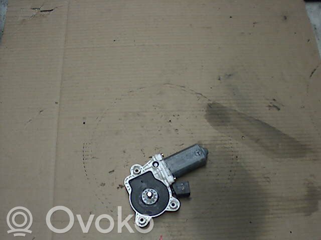 Mercedes-Benz C W203 Silnik regulatora szyby drzwi przednich 