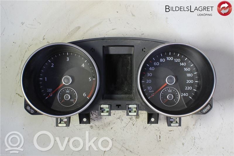 Volkswagen Golf VI Licznik / Prędkościomierz 