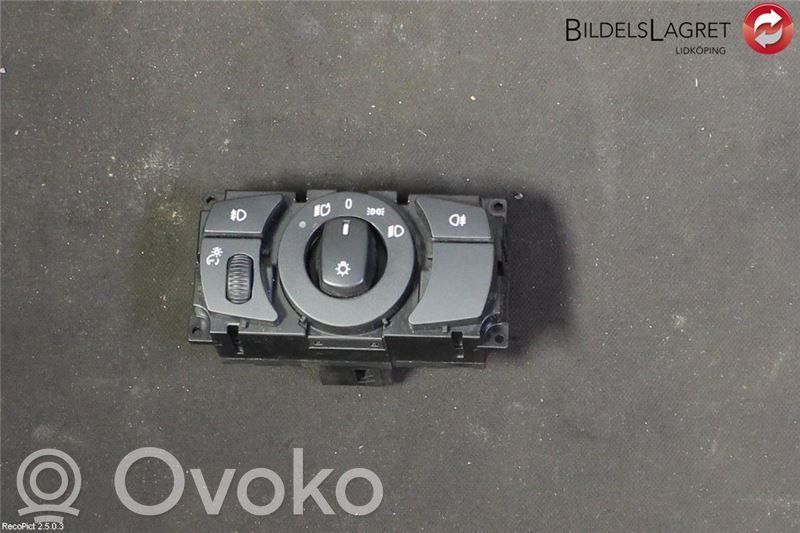 Light switch   6925287,33290401