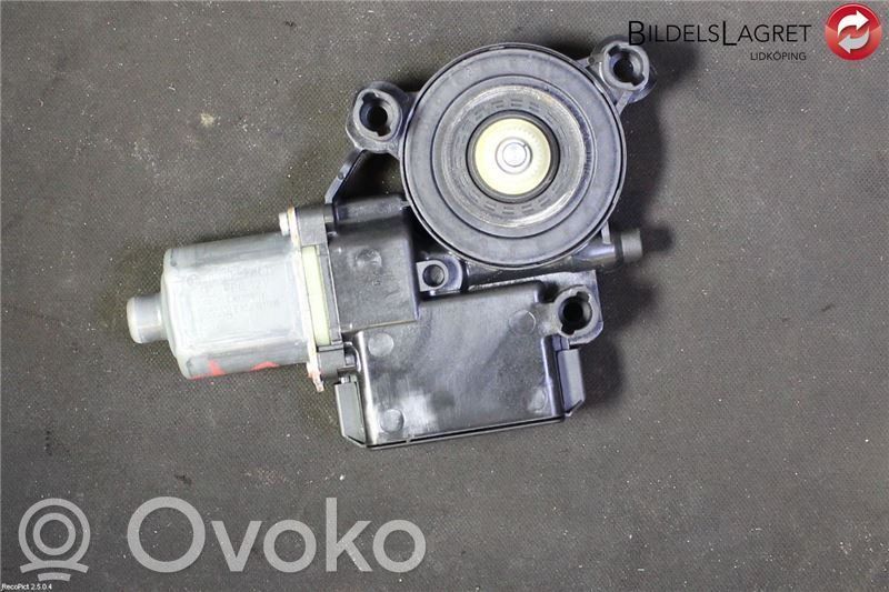 Volkswagen Polo V 6R Silnik regulatora szyby drzwi przednich 