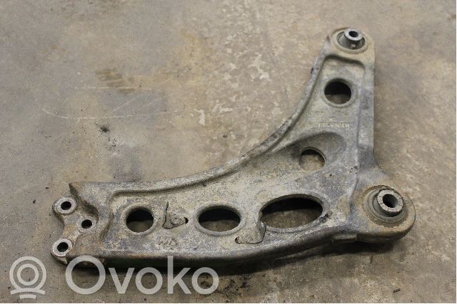 Opel Vivaro Dolny wahacz przedni 