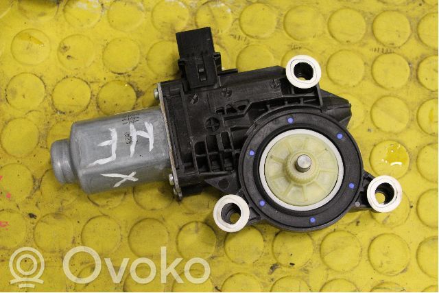 Skoda Fabia Mk2 (5J) Silnik regulatora szyby drzwi przednich 