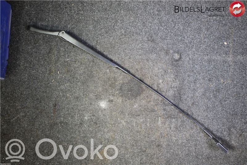 Seat Leon (5F) Front wiper blade arm 