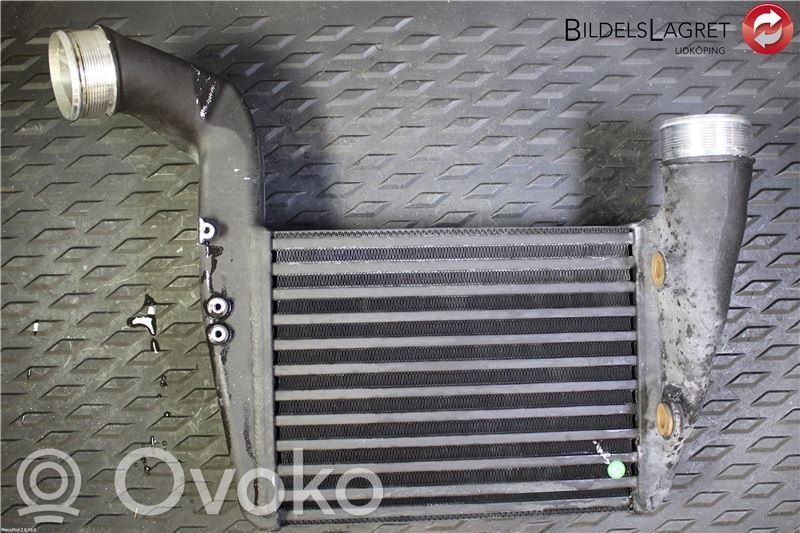 Audi A6 S6 C6 4F Interkūlerio radiatorius 