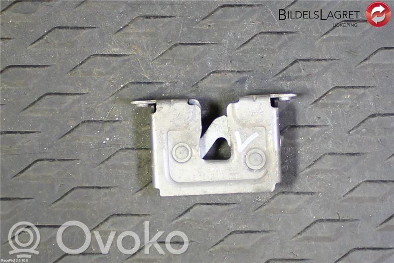 BMW 5 E60 E61 Dzinēja pārsega slēdzene 
