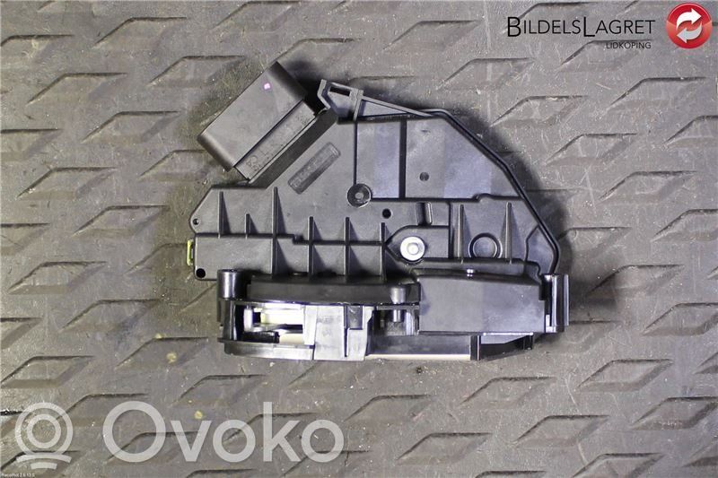 Ford Focus Takaoven lukko 