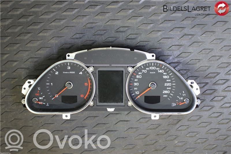 Audi Q7 4M Nopeusmittari (mittaristo) 