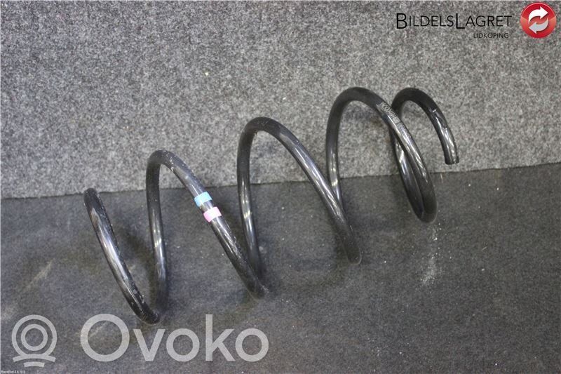 Volkswagen Golf VII Sprężyna przednia 
