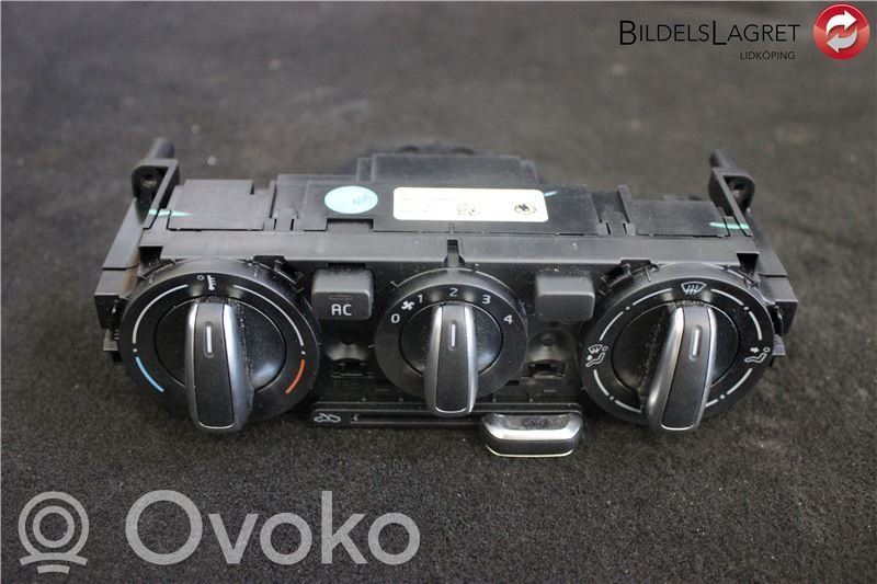 Volkswagen PASSAT B7 Climate control unit 