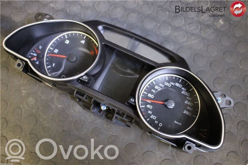Audi A5 8T 8F Licznik / Prędkościomierz 