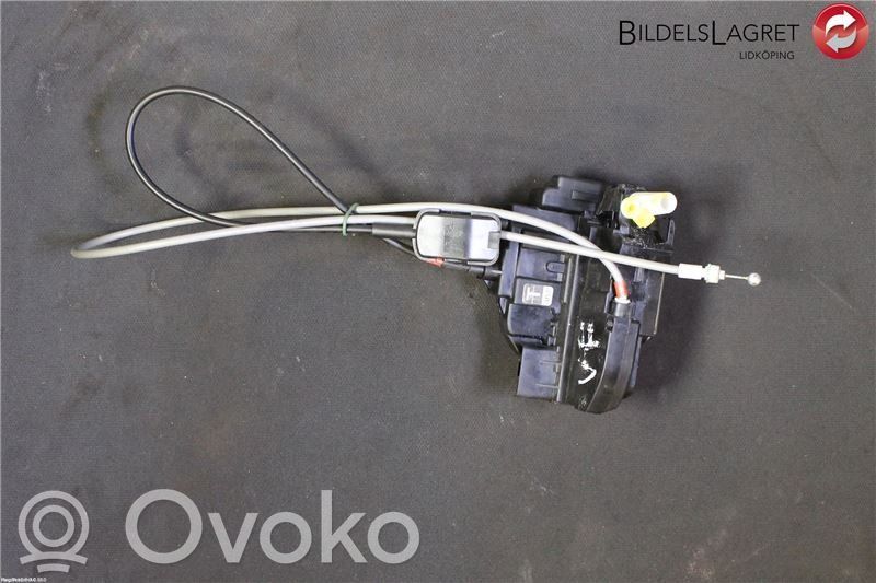 Nissan Note (E11) Front door lock 
