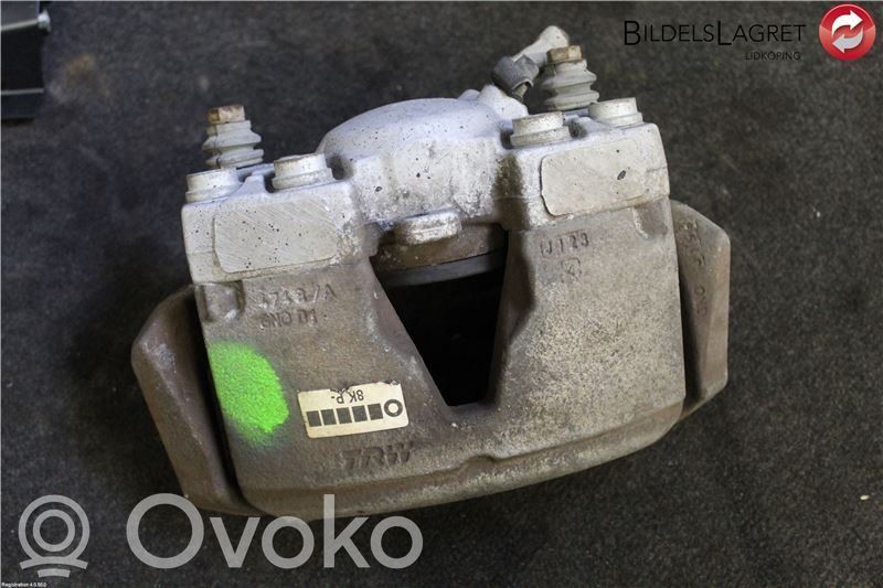Audi A4 S4 B8 8K Etujarrusatula 