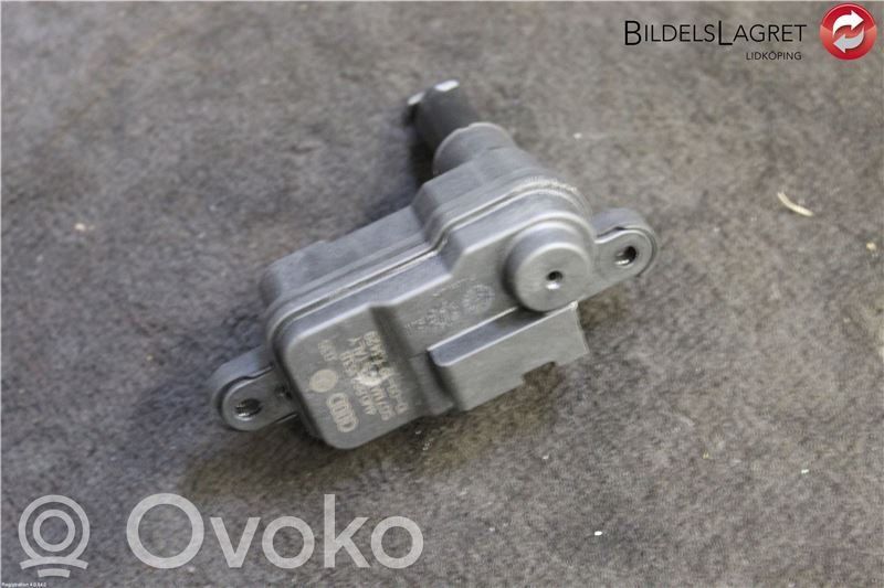Audi Q2 - Fuel tank cap lock 