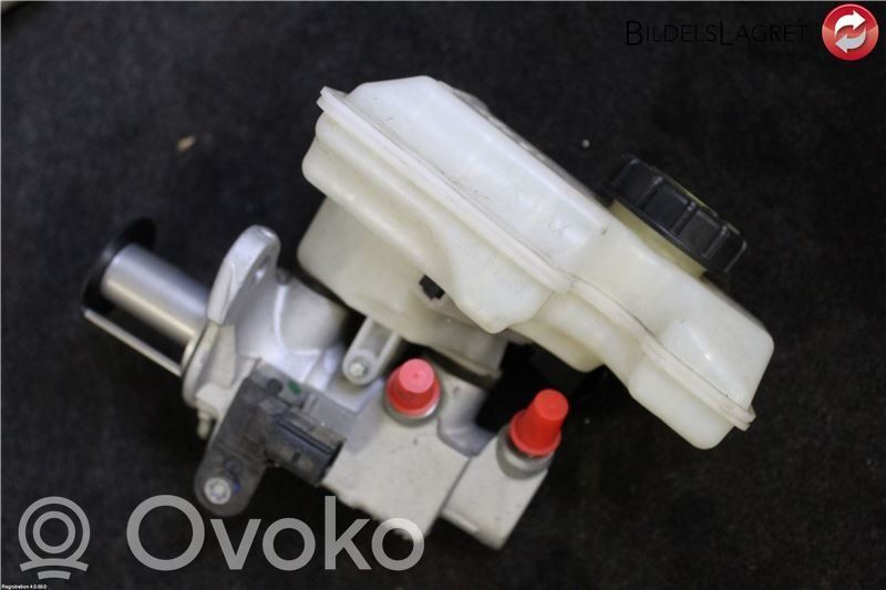 Audi A3 S3 8V Główny cylinder hamulca 