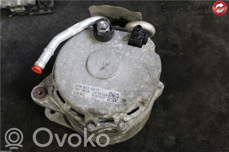 Audi A5 8T 8F Ģenerators 