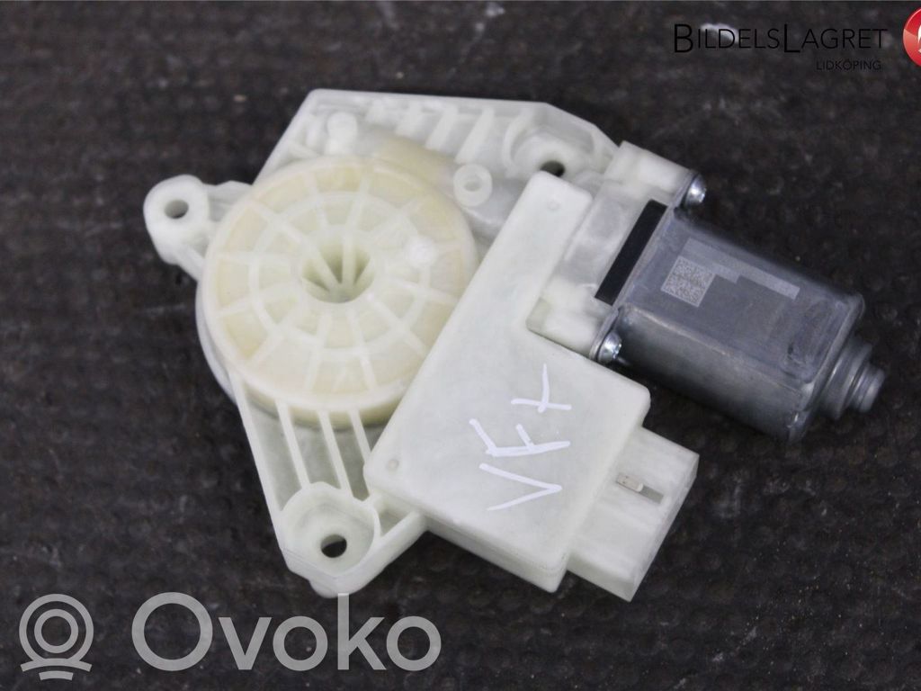 Skoda Fabia Mk3 (NJ) Silnik regulatora szyby drzwi przednich 