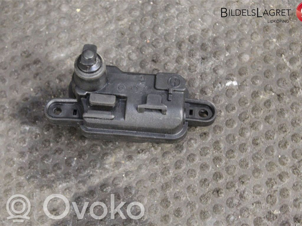 Audi Q3 8U Fuel tank cap lock 