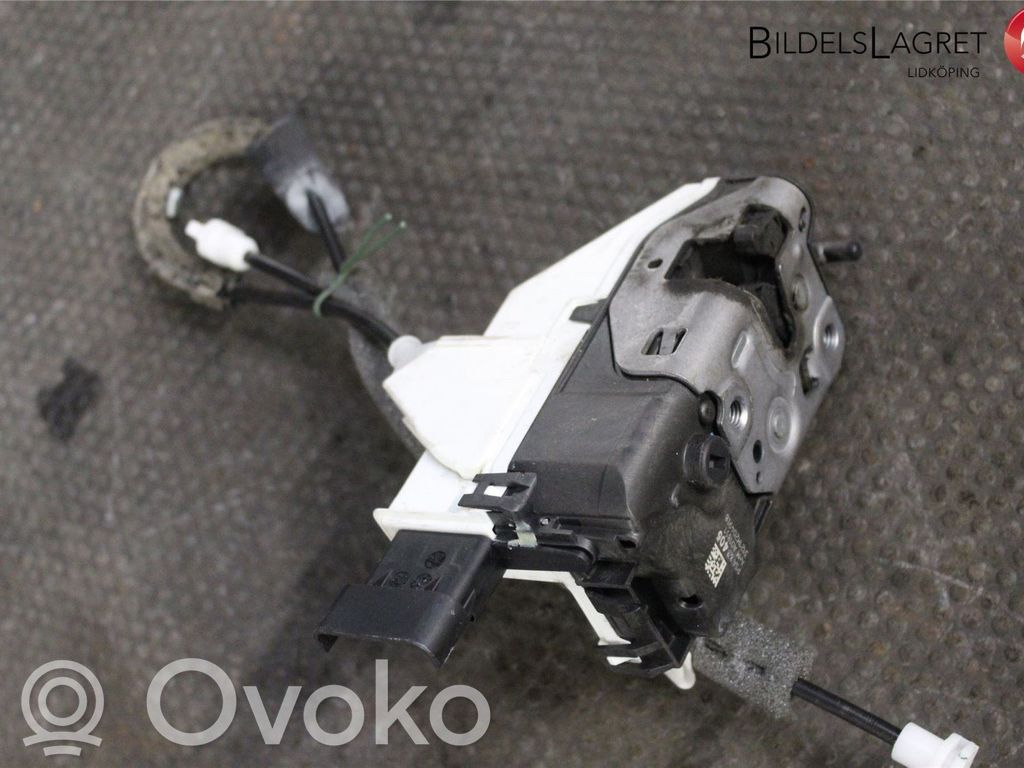 Citroen Berlingo Priekšpusē slēdzene 