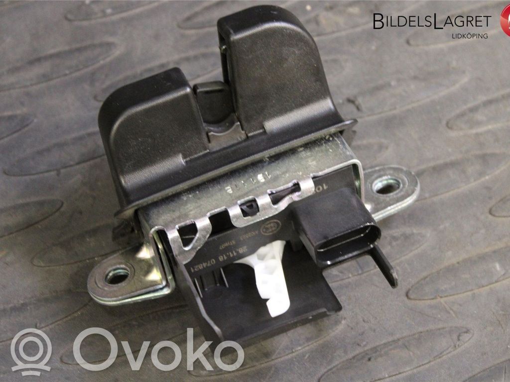 Volkswagen Polo VI Tailgate/trunk/boot lock/catch/latch 