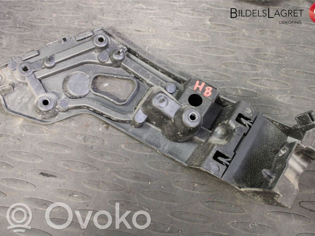 Renault Clio IV Rear bumper mounting bracket 