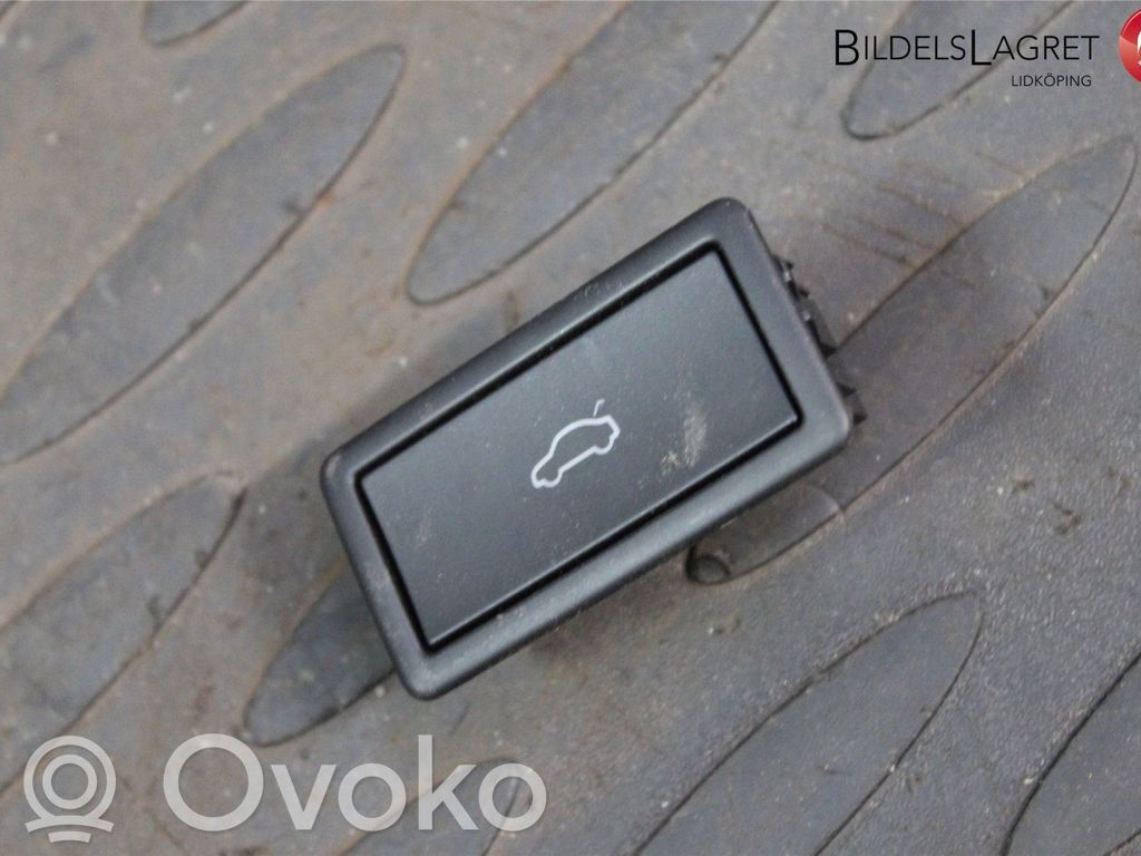 Volkswagen Tiguan Tailgate/boot open switch button 