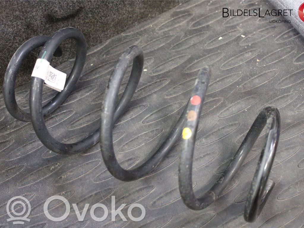 Skoda Karoq Sprężyna przednia 