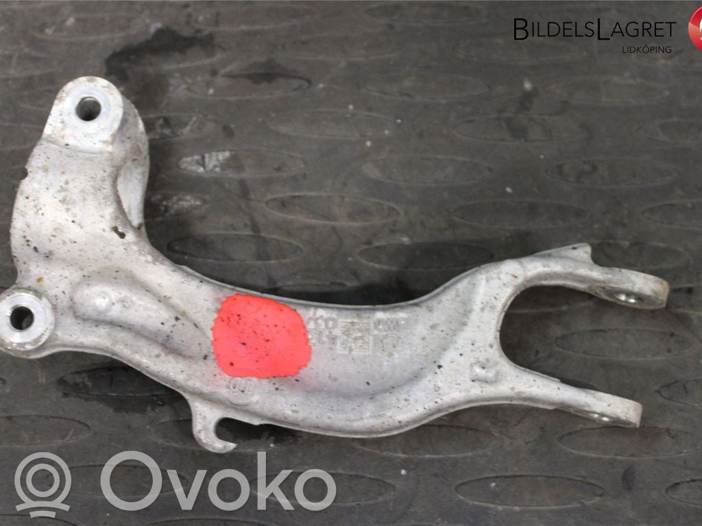 Audi A4 S4 B9 Inny element zawieszenia przedniego 
