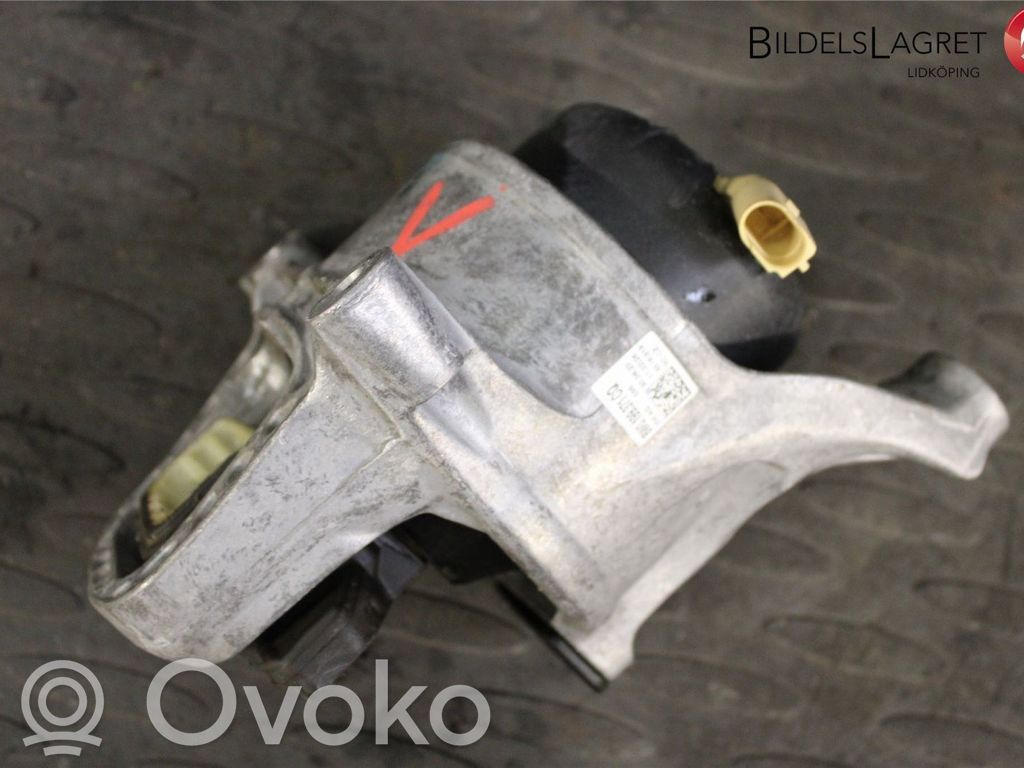 Audi A5 Engine mount bracket 
