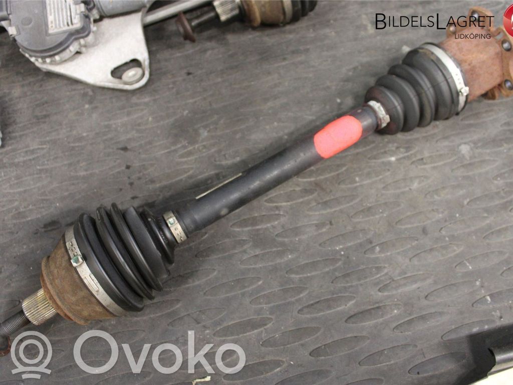 Etuvetoakseli   4E0407271N,4E0407451X,4E0407271N
