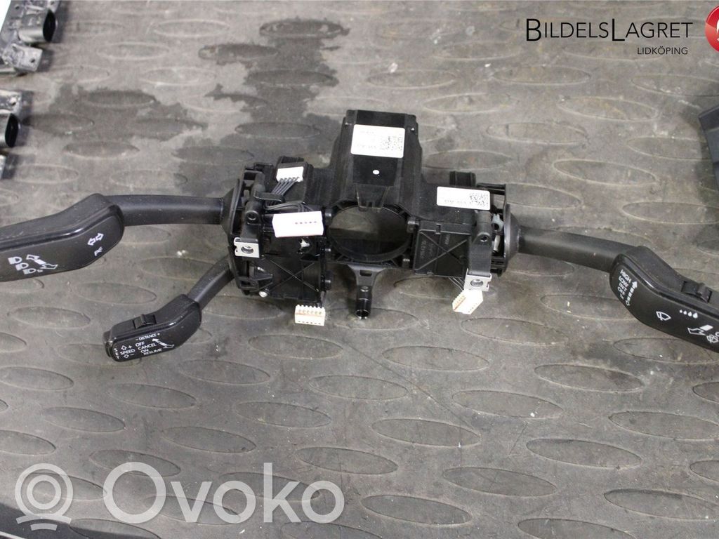 Skoda Superb B8 (3V) Interruptor/palanca de limpiador de luz de giro 